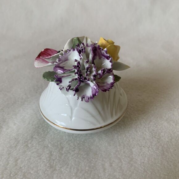 Sandford Fine Bone China Made in‎ England 3 Flower Bouquet - Picture 1 of 8